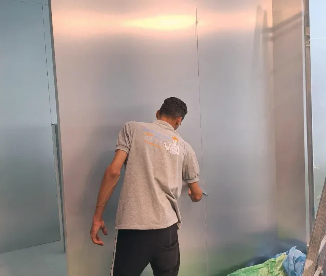 شركة نظافة - خدمات تنظيف - خدمات التنظيف - شركة النجيب - ايكون شاين - شركة تنظيف - تنظيف واجهات - تنظيف زجاج - تنظيف واجهات زجاجية - تنظيف كلادنج - كلادينج - تنظيف واجهات المحلات