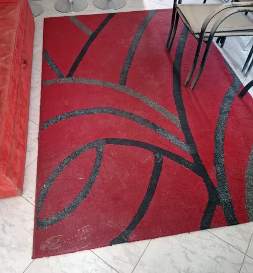 مفروشات شاليه قبل التنظيف